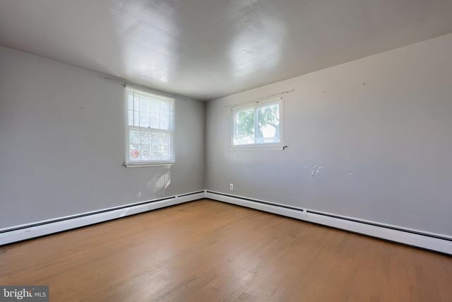 906 NORTHBRIAR DR, York, PA 17404
