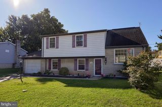 906 NORTHBRIAR DR, York, PA 17404