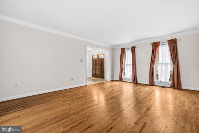 7520 ROYAL DOMINION DR, Bethesda, MD 20817