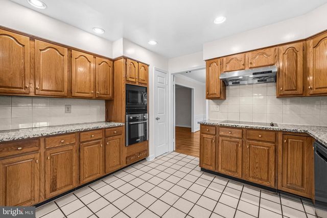 7520 ROYAL DOMINION DR, Bethesda, MD 20817