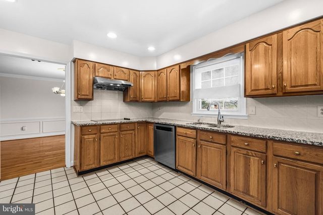 7520 ROYAL DOMINION DR, Bethesda, MD 20817