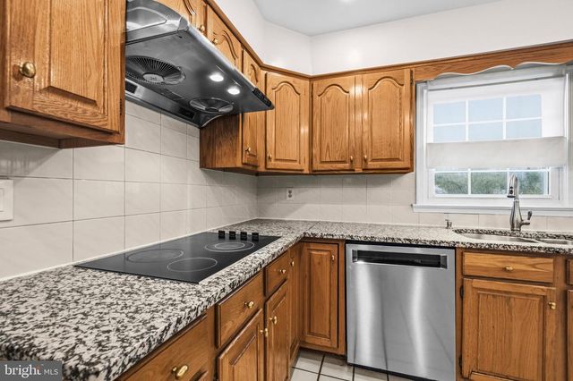 7520 ROYAL DOMINION DR, Bethesda, MD 20817