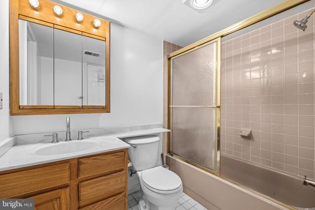 7520 ROYAL DOMINION DR, Bethesda, MD 20817