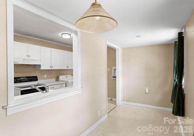 1136 E Woodlawn Road, Charlotte, NC 28209