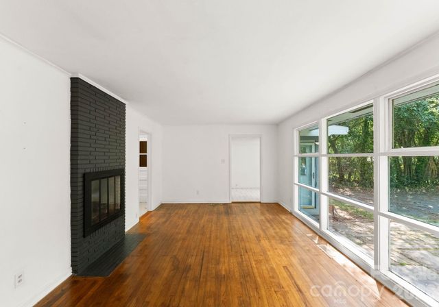 1136 E Woodlawn Road, Charlotte, NC 28209