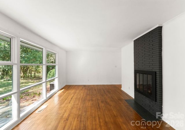 1136 E Woodlawn Road, Charlotte, NC 28209