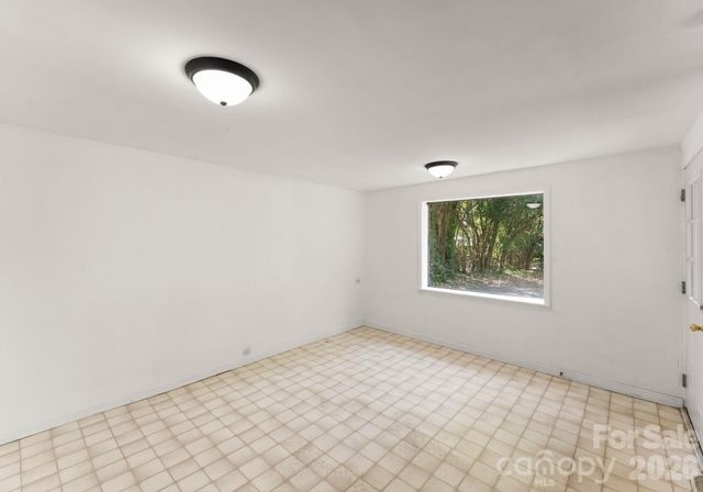 1136 E Woodlawn Road, Charlotte, NC 28209