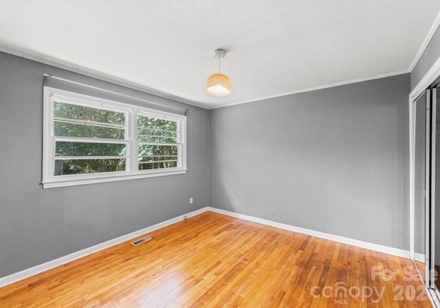 1136 E Woodlawn Road, Charlotte, NC 28209