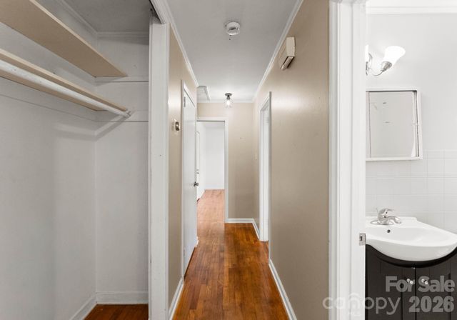 1136 E Woodlawn Road, Charlotte, NC 28209