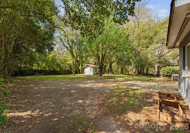 1136 E Woodlawn Road, Charlotte, NC 28209