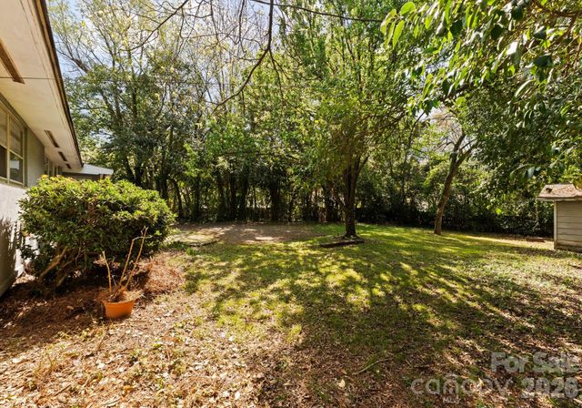 1136 E Woodlawn Road, Charlotte, NC 28209