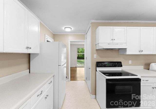 1136 E Woodlawn Road, Charlotte, NC 28209