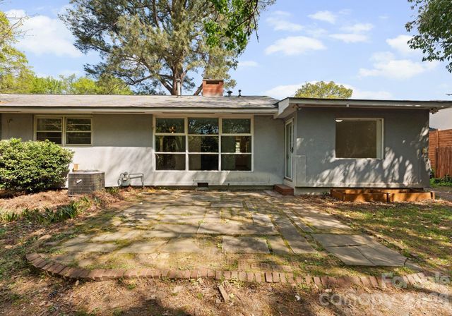 1136 E Woodlawn Road, Charlotte, NC 28209