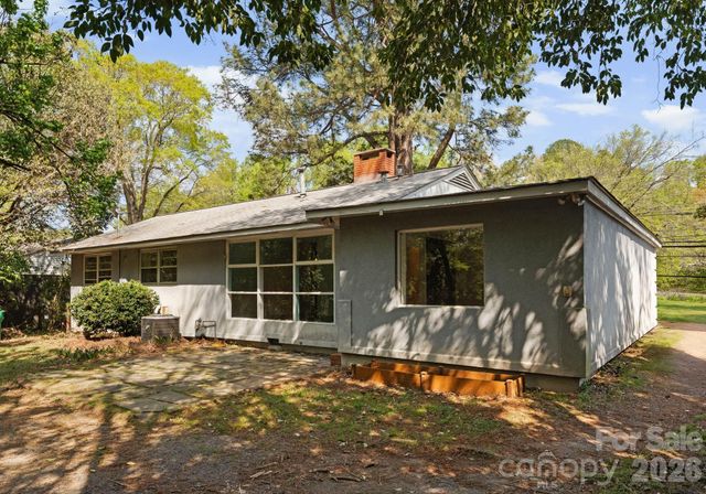 1136 E Woodlawn Road, Charlotte, NC 28209