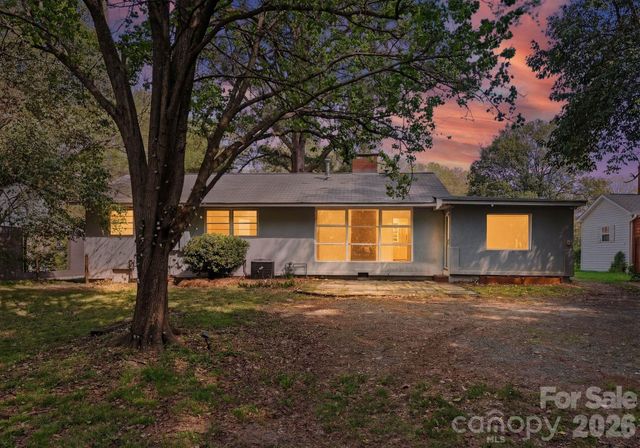 1136 E Woodlawn Road, Charlotte, NC 28209