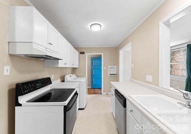 1136 E Woodlawn Road, Charlotte, NC 28209