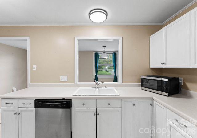 1136 E Woodlawn Road, Charlotte, NC 28209