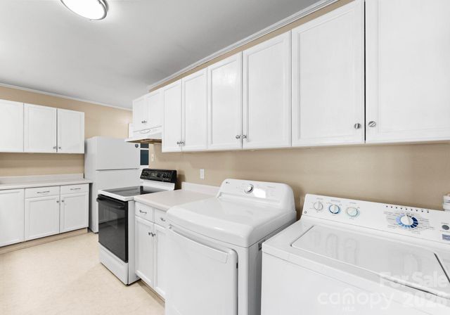 1136 E Woodlawn Road, Charlotte, NC 28209