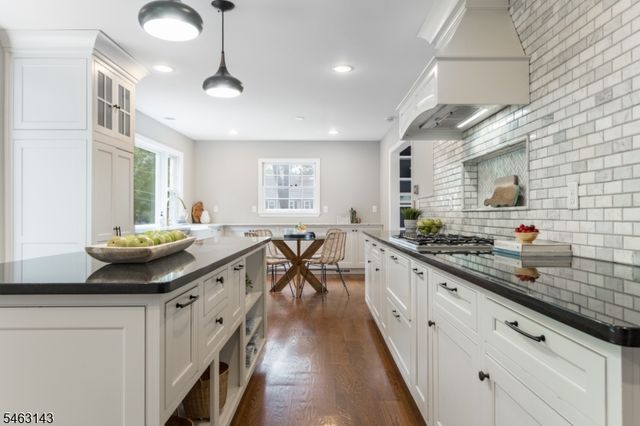 49 Van Houton Ave, Chatham Twp., NJ 07928