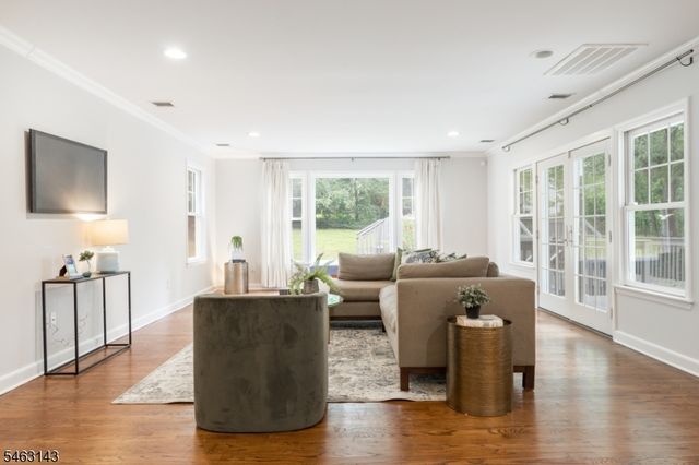 49 Van Houton Ave, Chatham Twp., NJ 07928