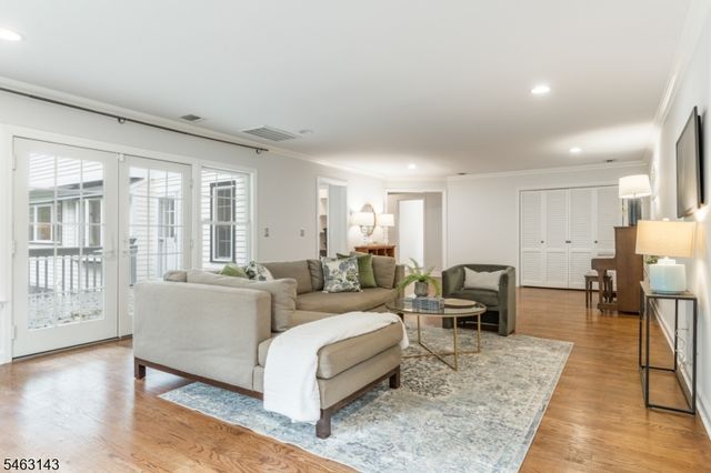 49 Van Houton Ave, Chatham Twp., NJ 07928