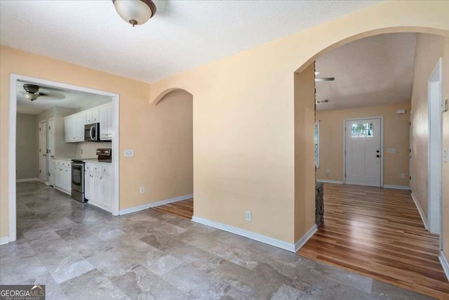 417 Beacon Drive, Maysville, GA 30558
