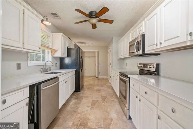 417 Beacon Drive, Maysville, GA 30558