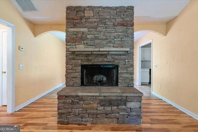 417 Beacon Drive, Maysville, GA 30558