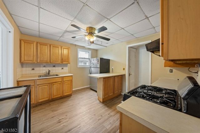 215 Dunellen Ave, Dunellen Boro, NJ 08812