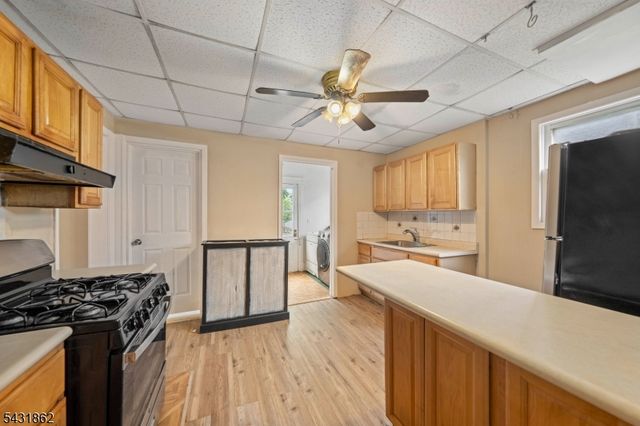 215 Dunellen Ave, Dunellen Boro, NJ 08812