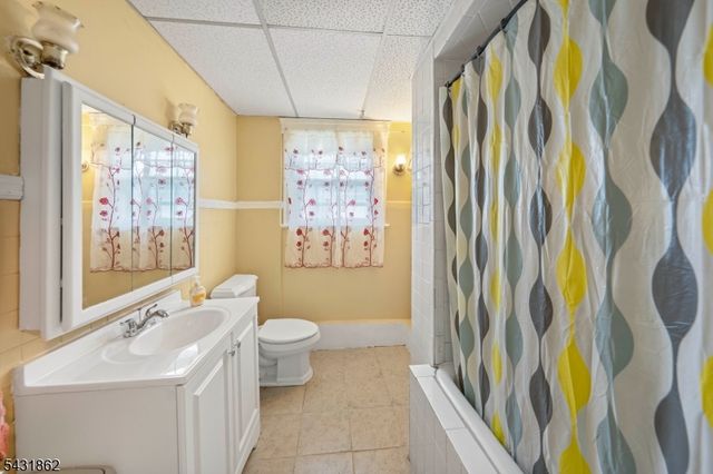 215 Dunellen Ave, Dunellen Boro, NJ 08812