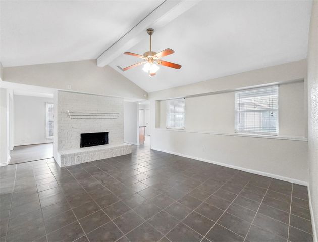 817 Willow Creek Drive, La Porte, TX 77571