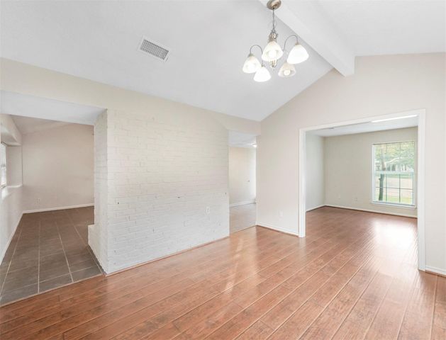 817 Willow Creek Drive, La Porte, TX 77571