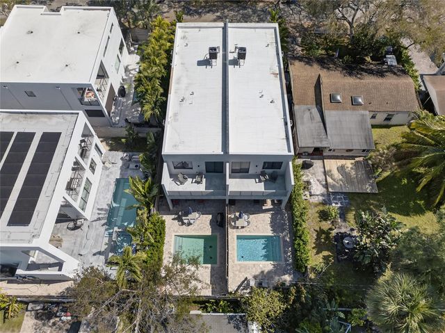 811 SW 10th Terrace, Fort Lauderdale, FL 33315