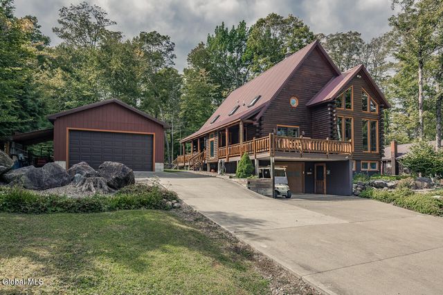 159 Maplewood Drive, Gloversville, NY 12078