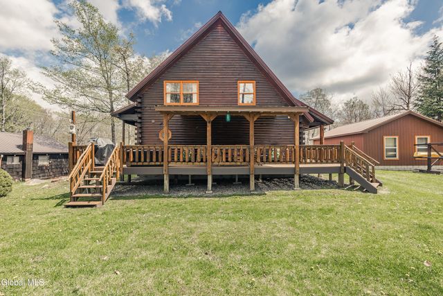 159 Maplewood Drive, Gloversville, NY 12078