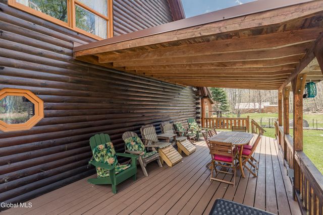 159 Maplewood Drive, Gloversville, NY 12078