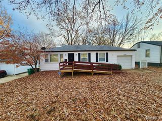 1228 Avant Drive, St Louis, MO 63137