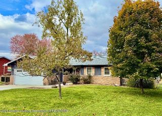 4806 W Willow Highway, Lansing, MI 48917