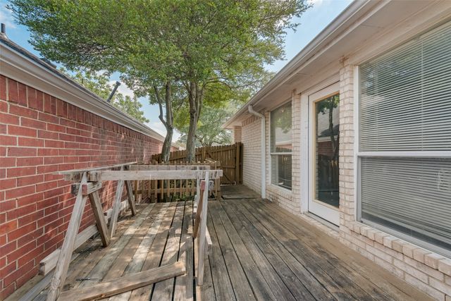 225 Juniper Ridge Court, Desoto, TX 75115