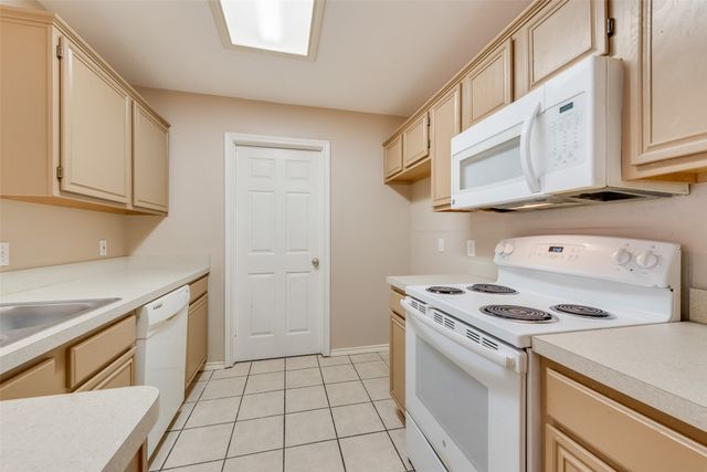 225 Juniper Ridge Court, Desoto, TX 75115