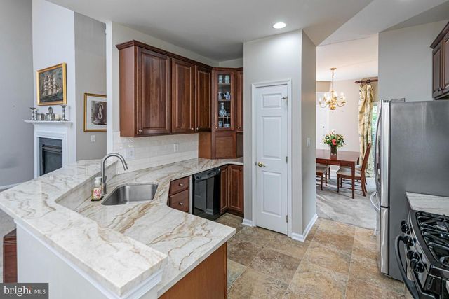 49 LEXINGTON DR, Pennington, NJ 08534