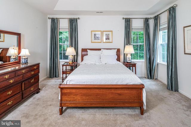 49 LEXINGTON DR, Pennington, NJ 08534