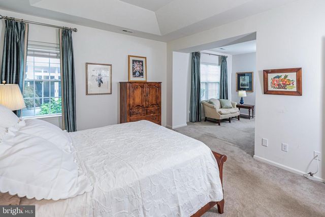 49 LEXINGTON DR, Pennington, NJ 08534