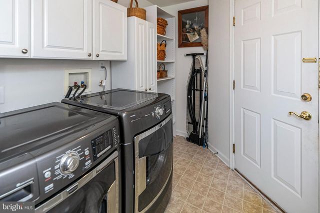 49 LEXINGTON DR, Pennington, NJ 08534