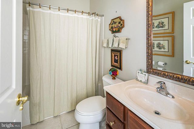 49 LEXINGTON DR, Pennington, NJ 08534