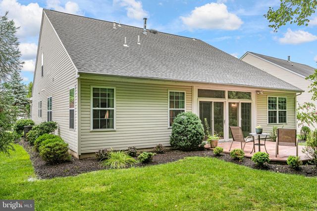 49 LEXINGTON DR, Pennington, NJ 08534
