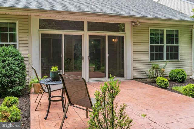 49 LEXINGTON DR, Pennington, NJ 08534