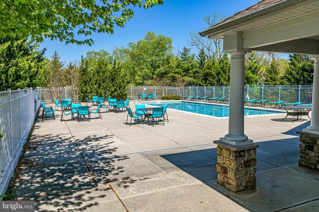 49 LEXINGTON DR, Pennington, NJ 08534