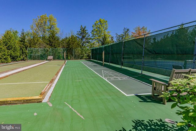 49 LEXINGTON DR, Pennington, NJ 08534